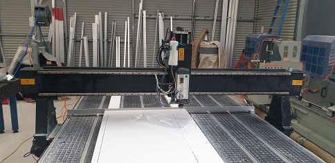 Oversized CNC router for cargo box fabrication